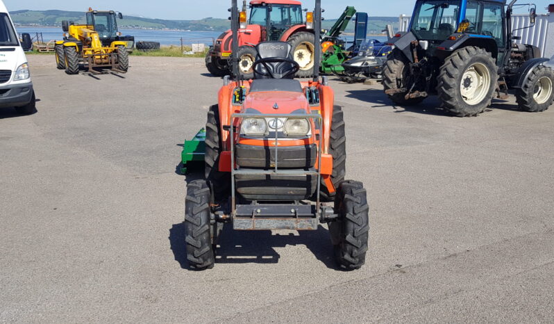 Kubota STV32 full